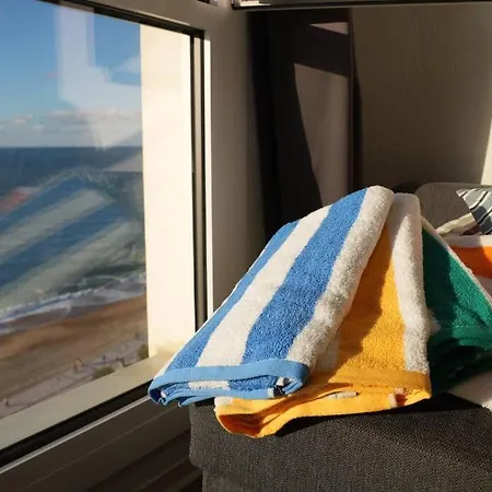 Apartment Amazing Cosy With Ocean View & Pool